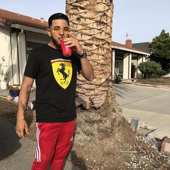 Profile Picture of Adam ray Armenta (@itsadamray) on Poshmark