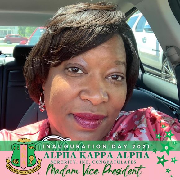 Profile Picture of Lachele Coppins (@lovy337) on Poshmark