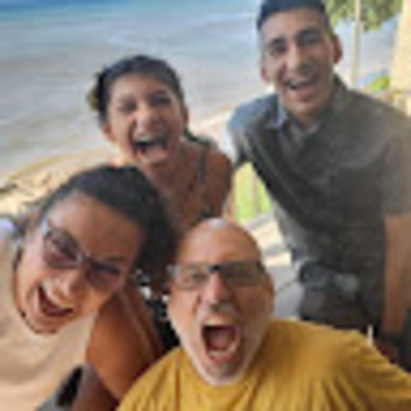 Myrna Mercado - Poshmark Profile Picture of Myrna Mercado (@myrnamercado596) on Poshmark