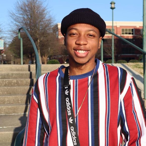 Profile Picture of Dominic Neal (@dneal04) on Poshmark