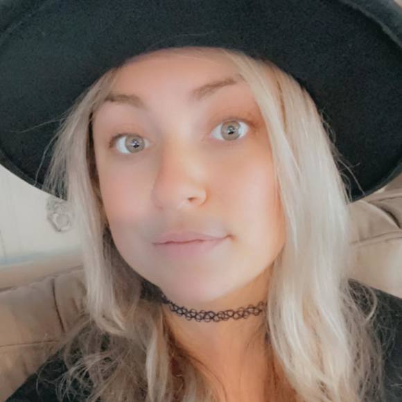 Profile Picture of Staci Chimes (@stacijess_x3) on Poshmark