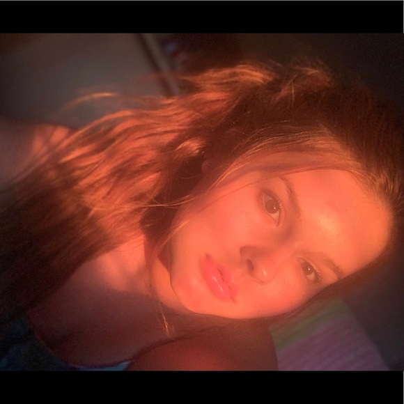 Profile Picture of Jayde Ferlet (@jaf2002) on Poshmark