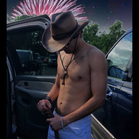 Profile Picture of Joe Johnston (@jwj2336) on Poshmark