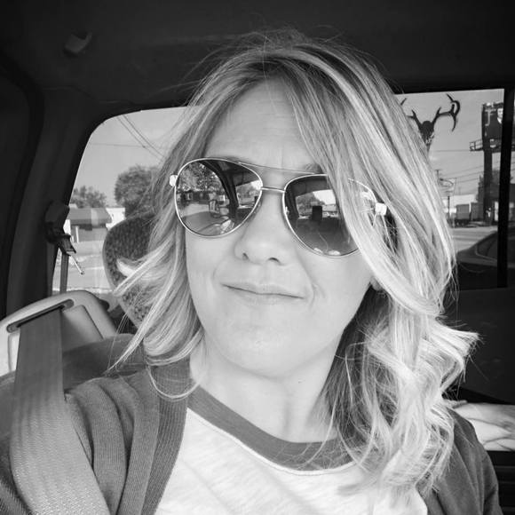 Profile Picture of Tara Tomkowiak (@ttomkowiak) on Poshmark