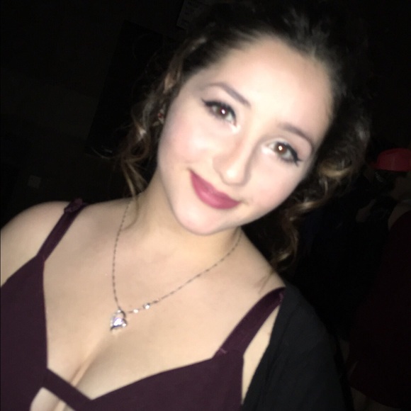 Malena Patzkowsky - Poshmark Profile Picture of Malena Patzkowsky (@malena_rose) on Poshmark