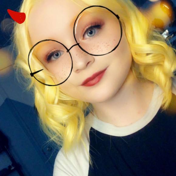 Profile Picture of Meg Stitch (@meghanbuggie) on Poshmark