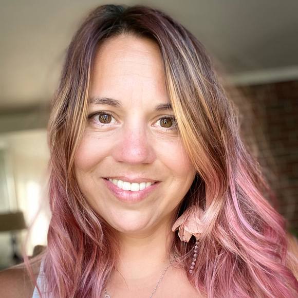 Profile Picture of Andrea Calabro duchnowski (@acalabro18) on Poshmark