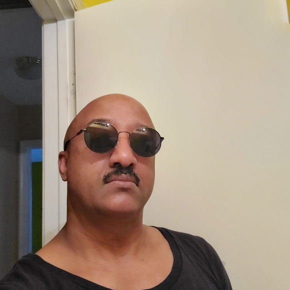 Profile Picture of Henok Assefa (@henokassefa) on Poshmark