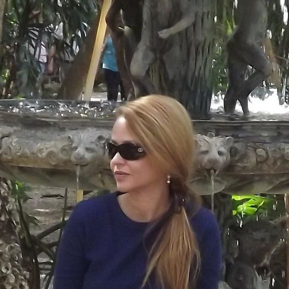 Profile Picture of Piroska Hidvegi (@piroska) on Poshmark