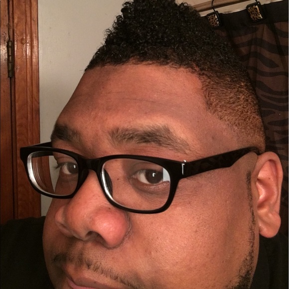 Aaron Trusty - Poshmark Profile Picture of Aaron Trusty (@poppa189) on Poshmark