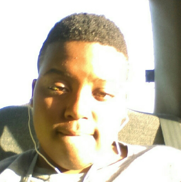 Profile Picture of Dorian Richardson (@deebamaboy) on Poshmark