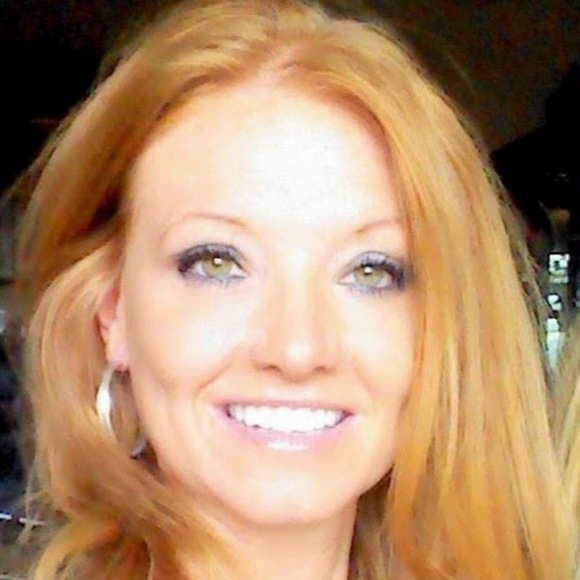 Carol Sheahan - Poshmark Profile Picture of Carol Sheahan (@carolsheahan27) on Poshmark