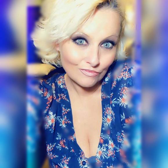 Profile Picture of Sheila Burchfield (@laceyp1016) on Poshmark