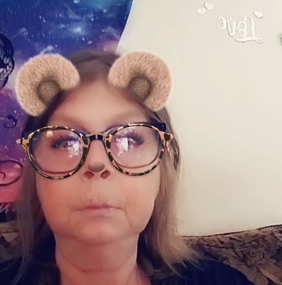 Profile Picture of Kim Hughes (@kimhughes9364) on Poshmark