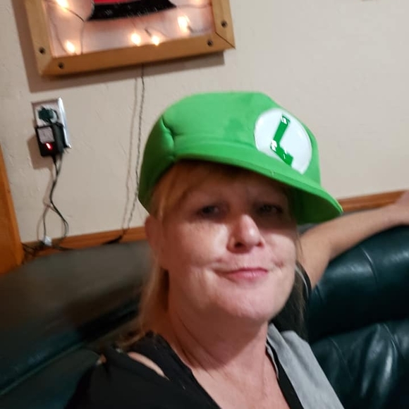 Profile Picture of Sherri Ozment (@shayoz2) on Poshmark
