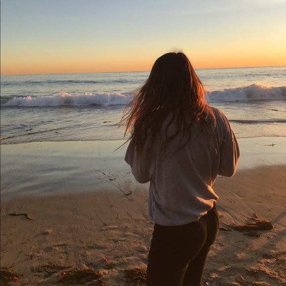 Profile Picture of Emma Piovan (@emmaapiovann) on Poshmark