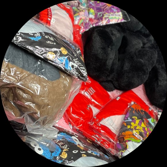 Profile Picture of Sleepwear&slippers Slipperss (@eshiae) on Poshmark