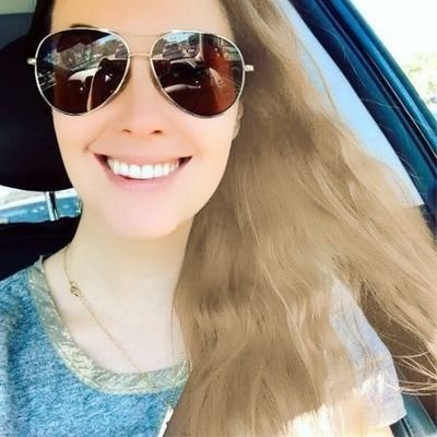 Lorena Knudsen - Twitter Profile Picture of Lorena Knudsen (@voyarriba) on Twitter