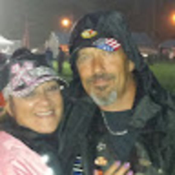 Profile Picture of Donna Heavner (@def17) on Poshmark