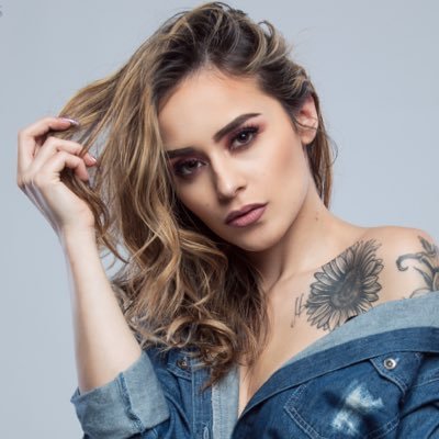 Profile Picture of Victoria Borrego (@StoriiB) on Twitter