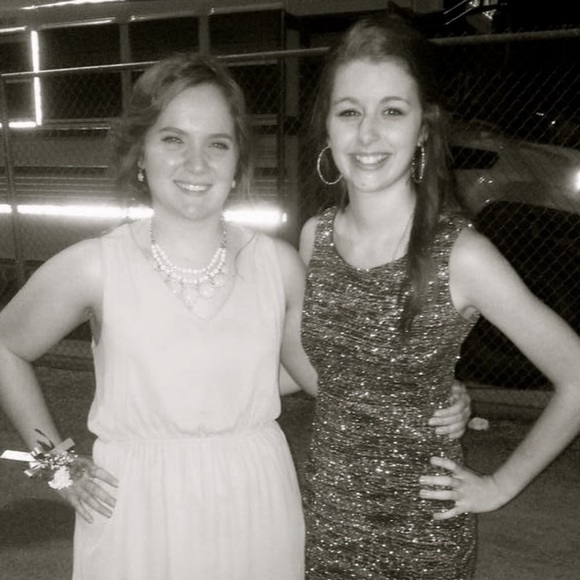 Profile Picture of Elise Pugh (@elise_pugh) on Poshmark