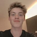 Profile Picture of 𝐜𝐡𝐥𝐨𝐞 & 𝐦𝐞𝐠𝐚𝐧 | 𝐫𝐞𝐞𝐜𝐞 𝐛𝐢𝐛𝐛𝐲 💌 (@reecesangel) on Instagram