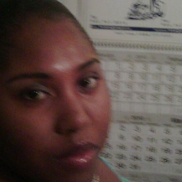 Profile Picture of Andrea Wright (@tha_brat10) on Poshmark