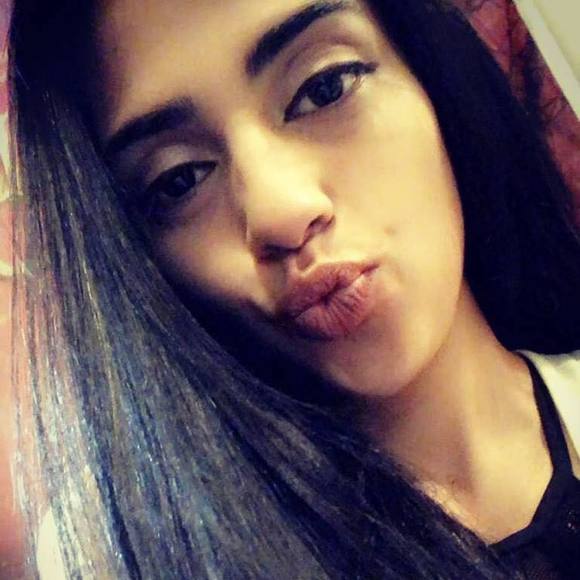 Profile Picture of Lisa samarr Makkaoui (@lisamakkaoui) on Poshmark