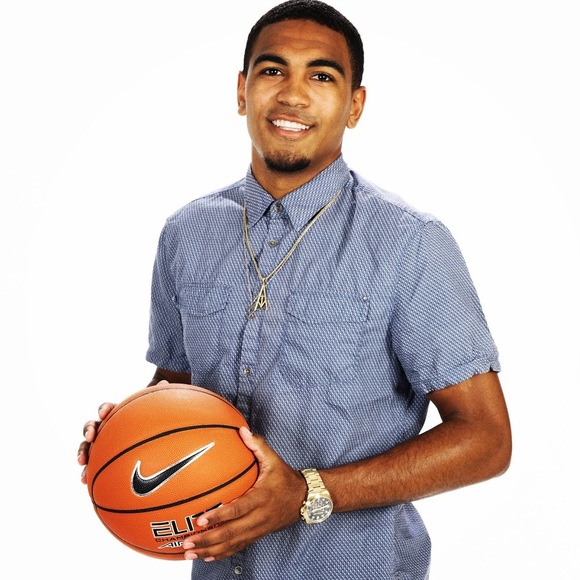 Profile Picture of Gabriel Vincent (@gabe2vincent) on Poshmark