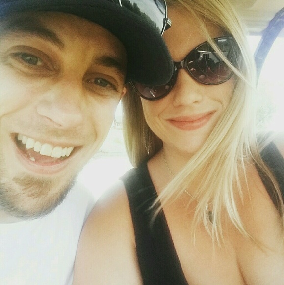 Profile Picture of Carleigh Zemaitis (@cazlife) on Poshmark