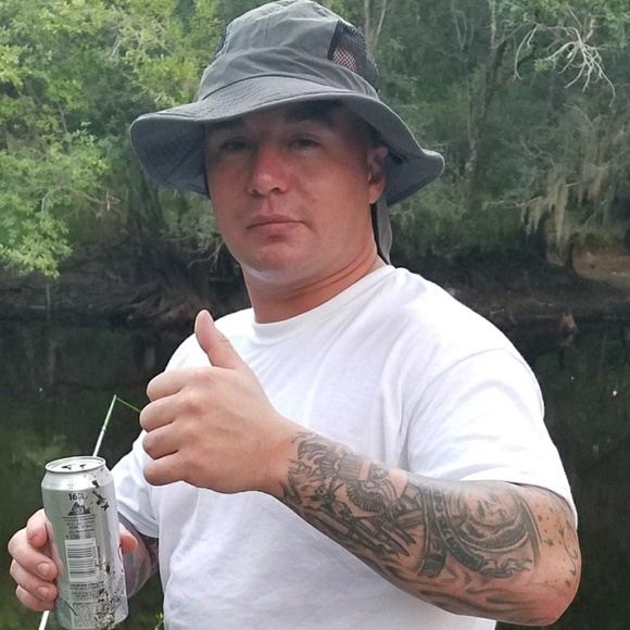 Profile Picture of Joseph Heick (@gerrybusey) on Poshmark