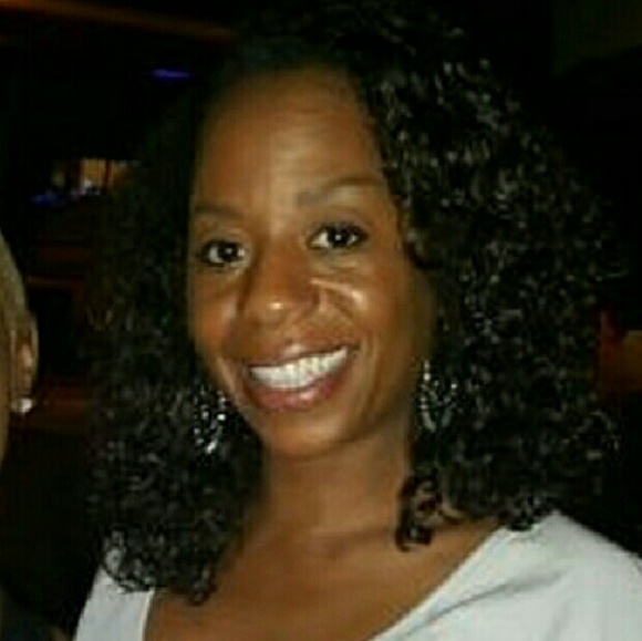Profile Picture of Courtney Black (@funnychickflow) on Poshmark