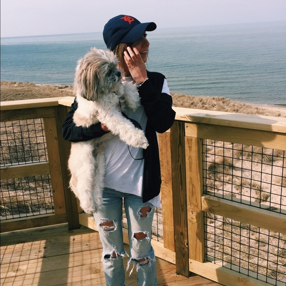 Profile Picture of Mia Finnestad (@miafinnestad) on Poshmark