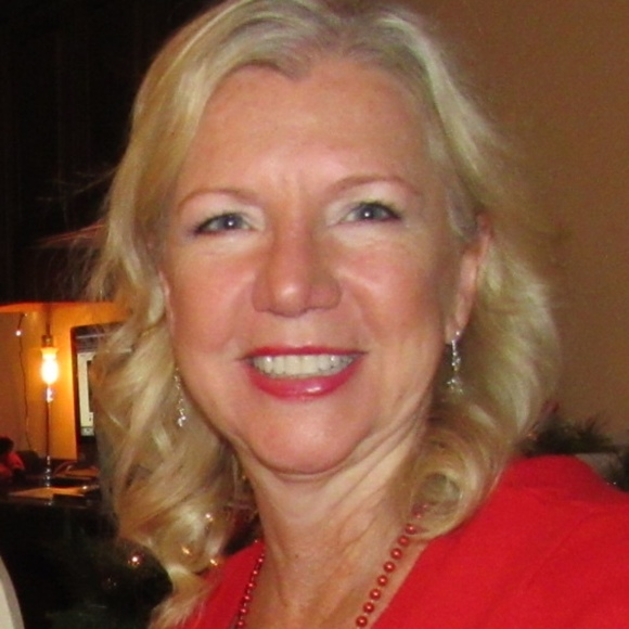 Profile Picture of Lynda Fraizer (@lyndafraizer7) on Poshmark