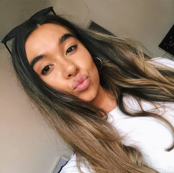 Profile Picture of Fiona Mchardy (@fionamchardy) on Poshmark