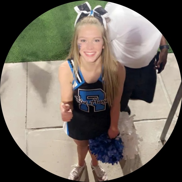 Profile Picture of Emerson Thomas (@emersonreese823) on Poshmark