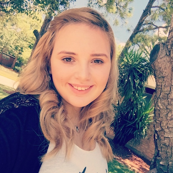 Profile Picture of Haley Rodgers (@haley201) on Poshmark