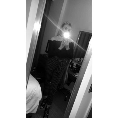 Profile Picture of Jenna (@Jennabusby94) on Twitter