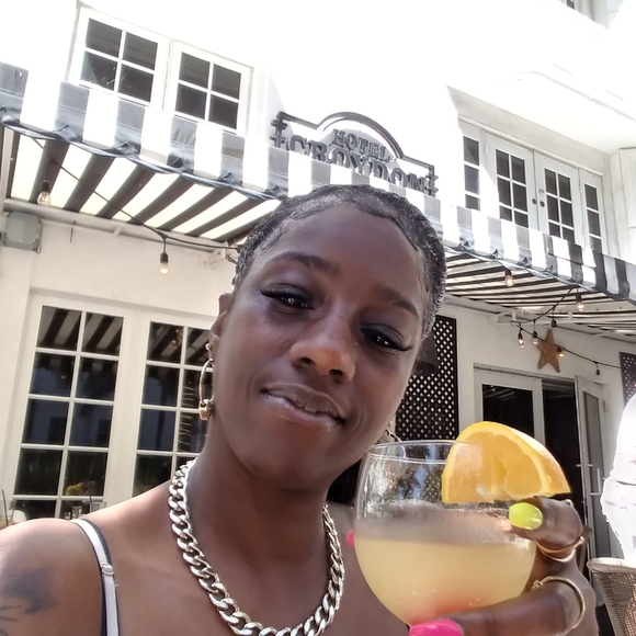 Nay nay Parker - Poshmark Profile Picture of Nay nay Parker (@naynay74) on Poshmark