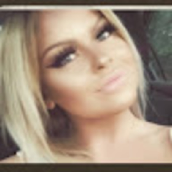 Profile Picture of Jennifer Gerrity (@jennifergerr832) on Poshmark