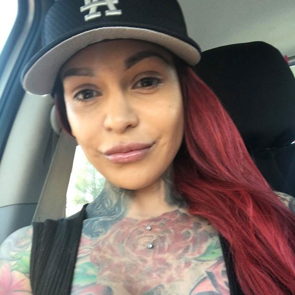 Profile Picture of Leonela Carrillo lozano (@leonelac) on Poshmark