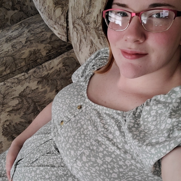 Profile Picture of Harley Roberts (@mamaroberts21) on Poshmark