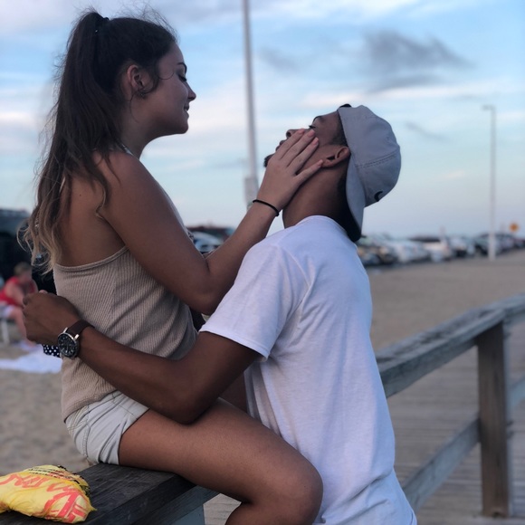 Profile Picture of Hazel Thomas (@hazelthomas) on Poshmark