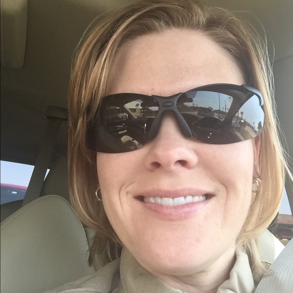 Profile Picture of Amy Macak (@macakal) on Poshmark