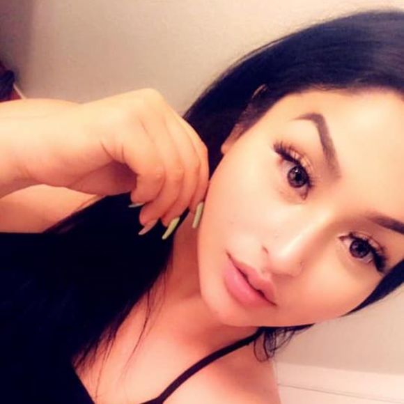 Profile Picture of Savannah Vasquez (@savannahvasq804) on Poshmark