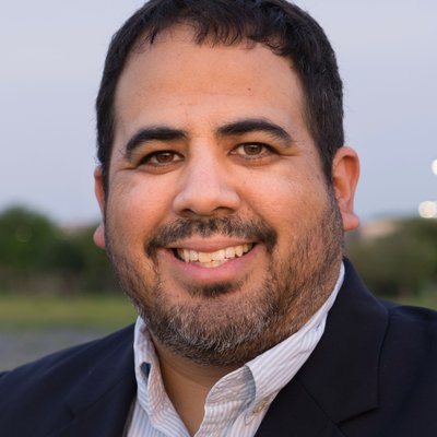 Profile Picture of Luke M. Pérez, PhD (@lukemperez) on Twitter