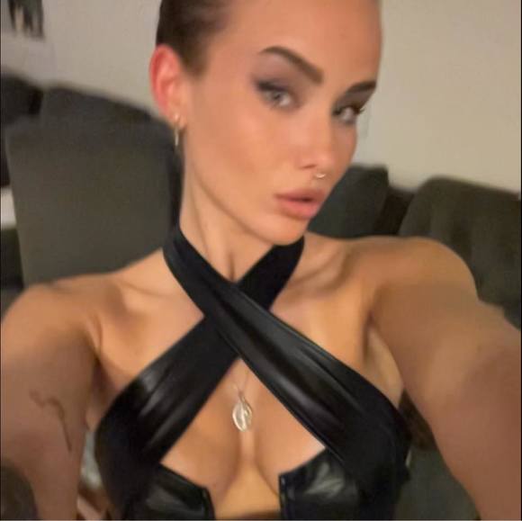 Profile Picture of Emmie Calderazzo (@ejbergey) on Poshmark