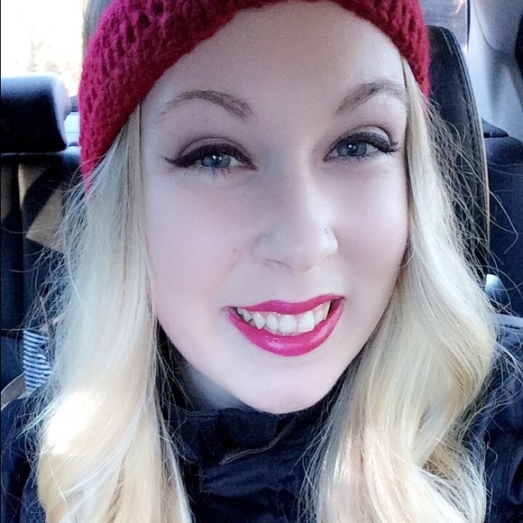 Profile Picture of Nicole Kilmer (@nicolekilmer) on Poshmark