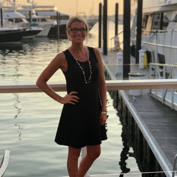 Profile Picture of Lorraine Hackett (@lorrainehackett) on Poshmark