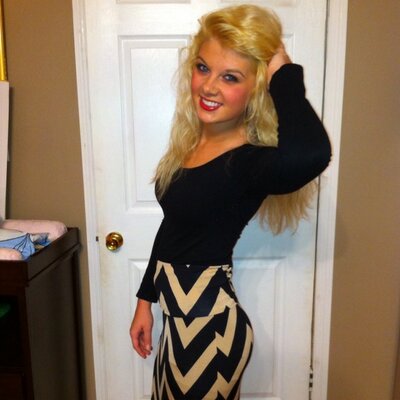 Profile Picture of Chelsea Hacker (@C_hannah_hack) on Twitter